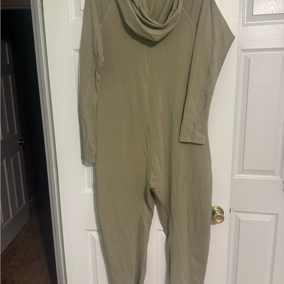 Free People Movement Hot Shot Long Sleeve Onesie - Sage Stone NWT Medium - Picture 5 of 5